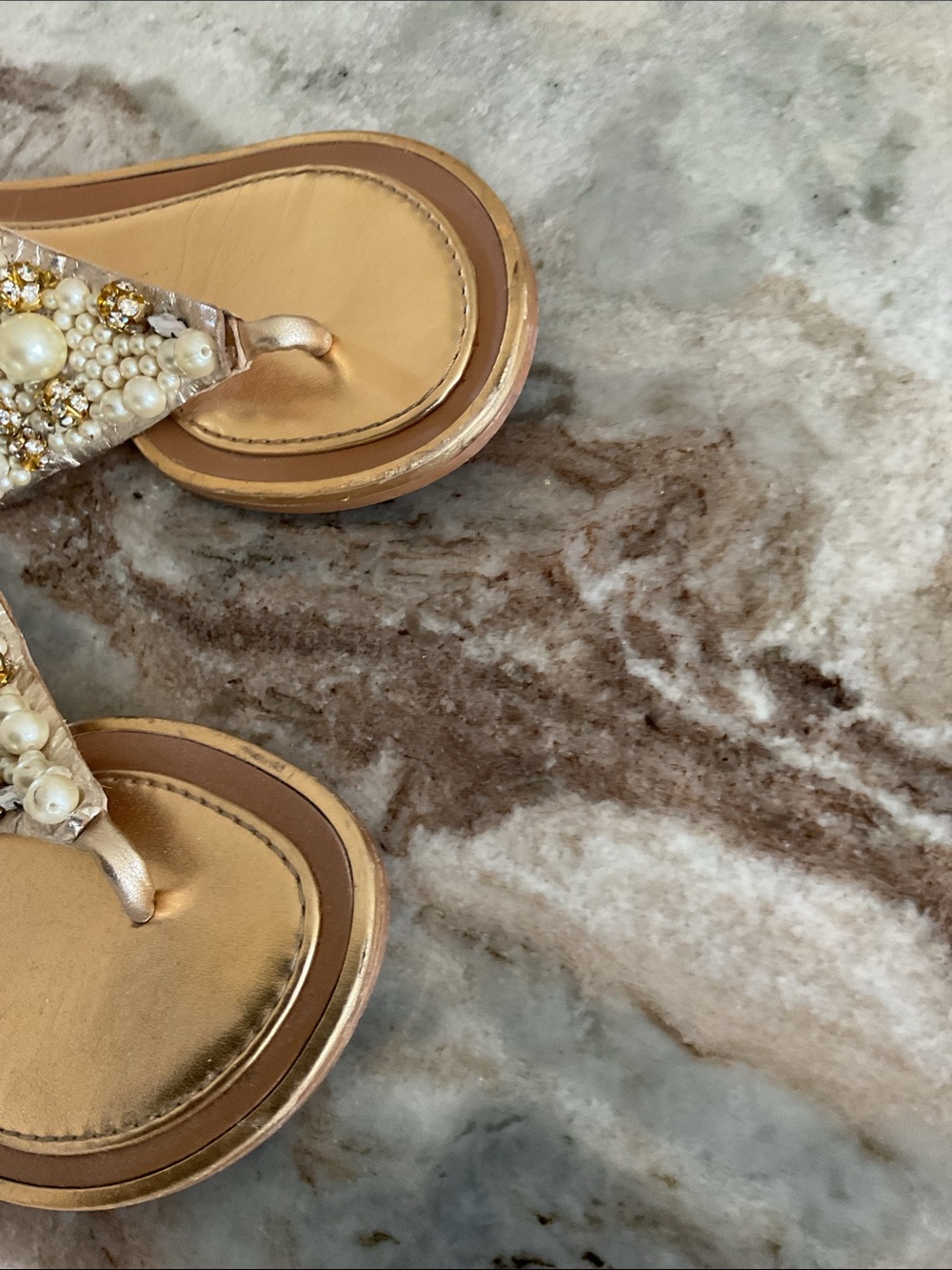 Kate Spade sandals, gold, embellished, right shoe is missing a pearl, size 8.5 - Picture 5 of 6